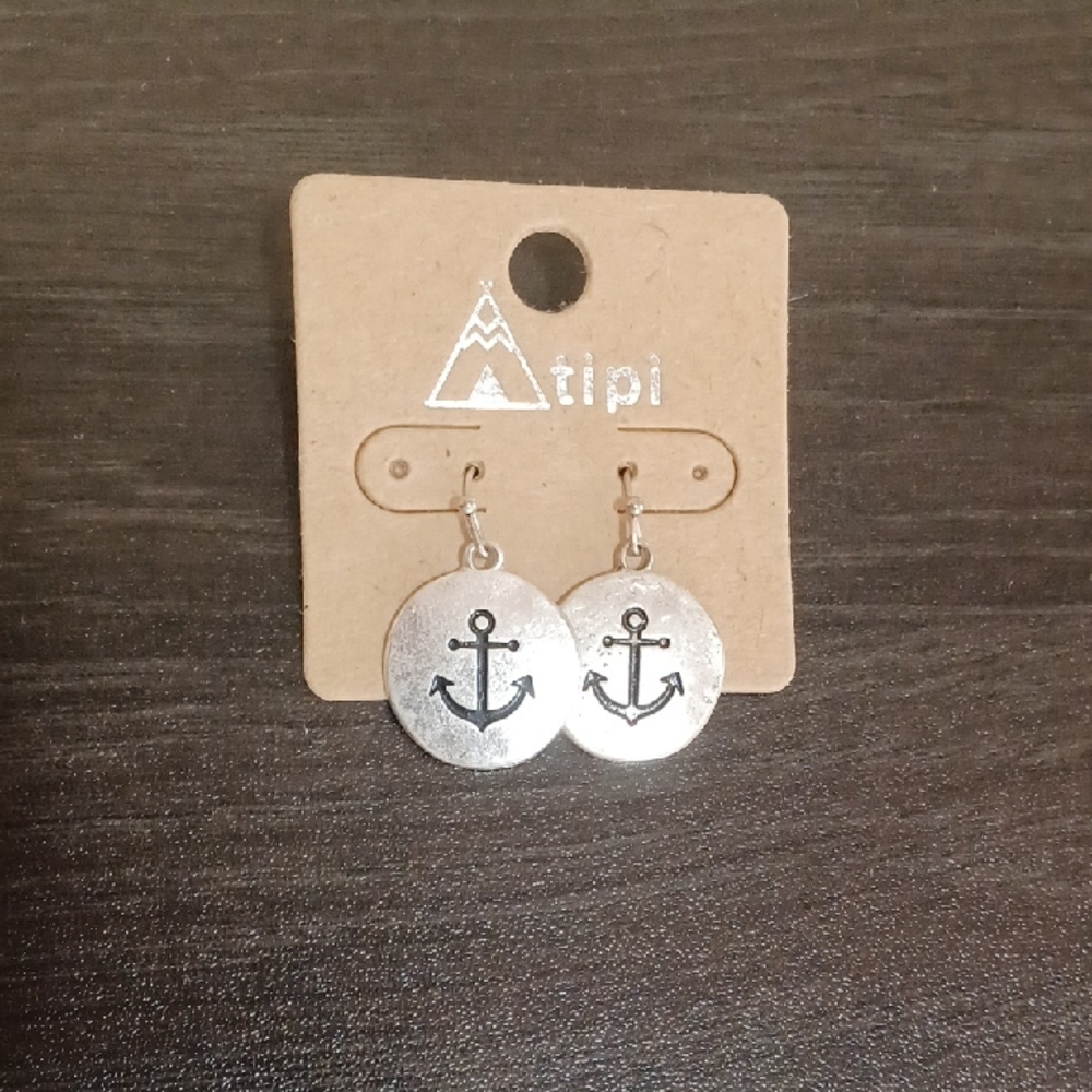 Tipi Silver Anchor Earrings